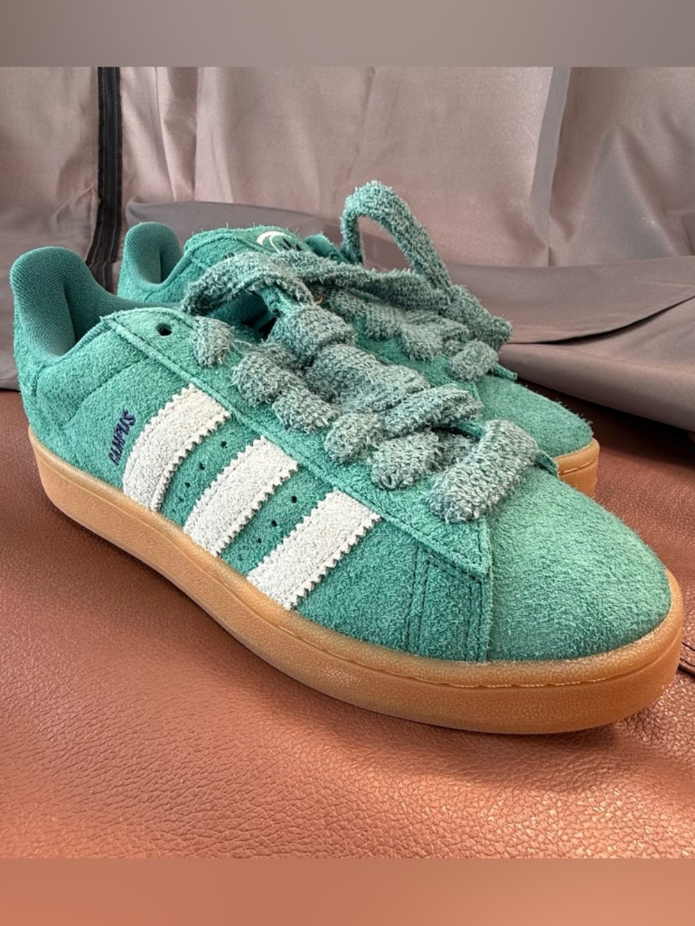 Adidas Campus 00s W Green Suede Gum Fuzzy Laces Women’s 7.5 New
